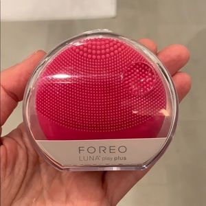 NEW, sealed Foreo Luna Play Plus cleansing device